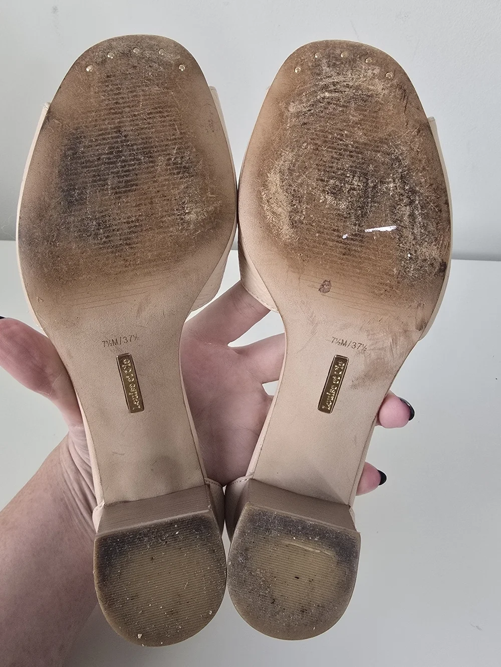 Louise et Cie Karisa Ankle Cuff Sandals Cream Nude Leather 7.5 Block Heel